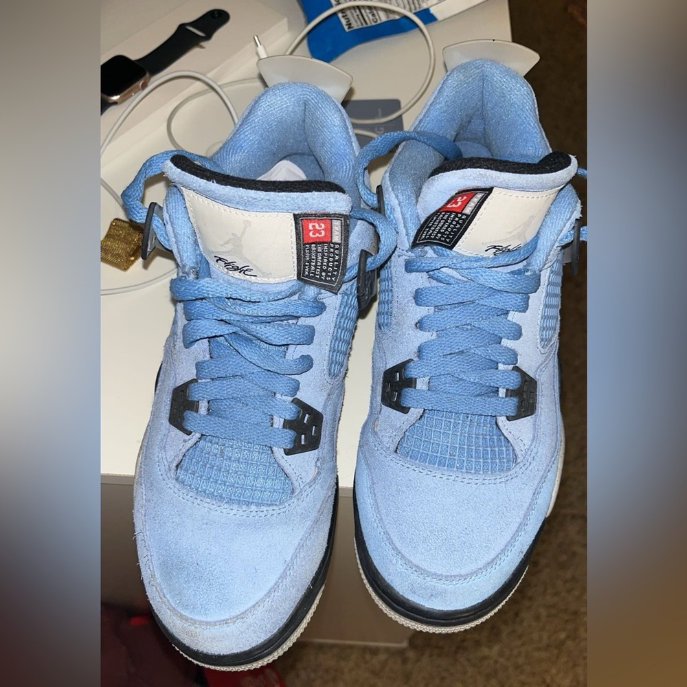 Jordan 4 university blue